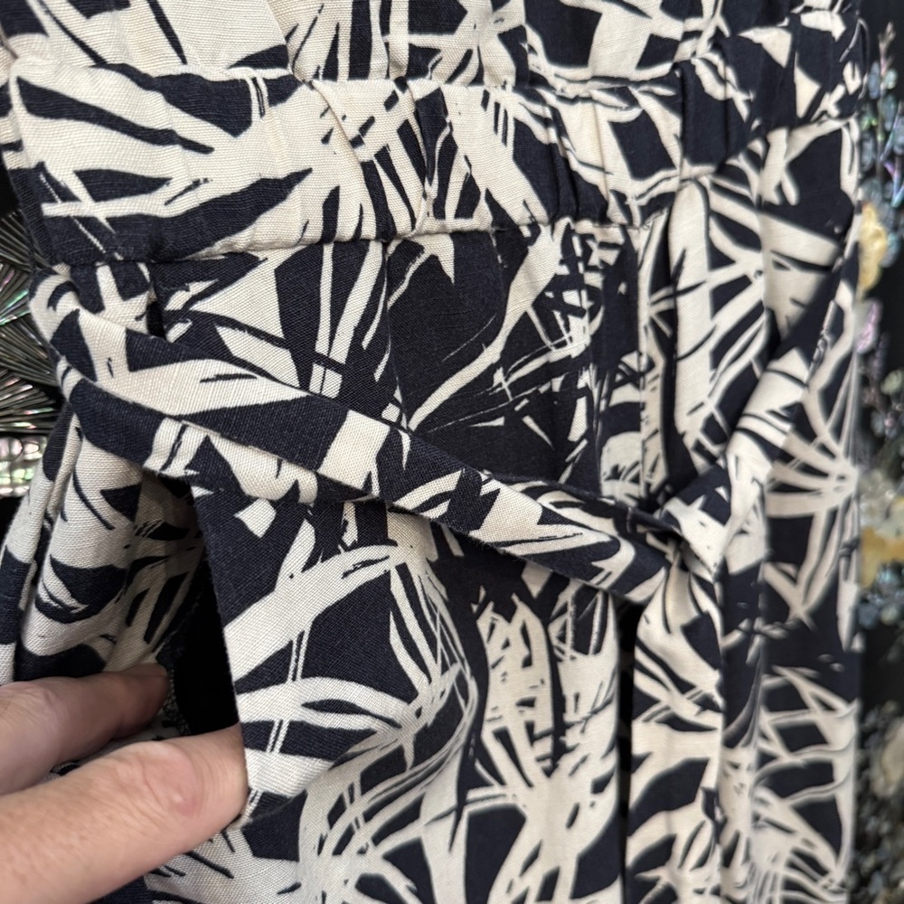 LOFT Strapless Linen Blend Palm Leaf Print Jumpsuit Black Beige Size 4 - Picture 7 of 8